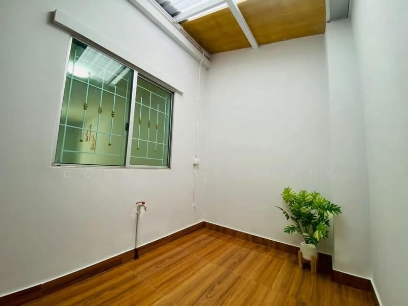 Pruksa Ville 10 Petchkasem-Phutthamonthon Sai 4, Nakhon Pathom, Soi Krathum Lom 19, Phutthamonthon Sai 4 Road, Krathum Lom, Sam Phran, Nakhon Pathom, 3 Bedrooms, 80 sqm, Townhouse For Sale, by Connex Property, 500165988 - DDproperty.com