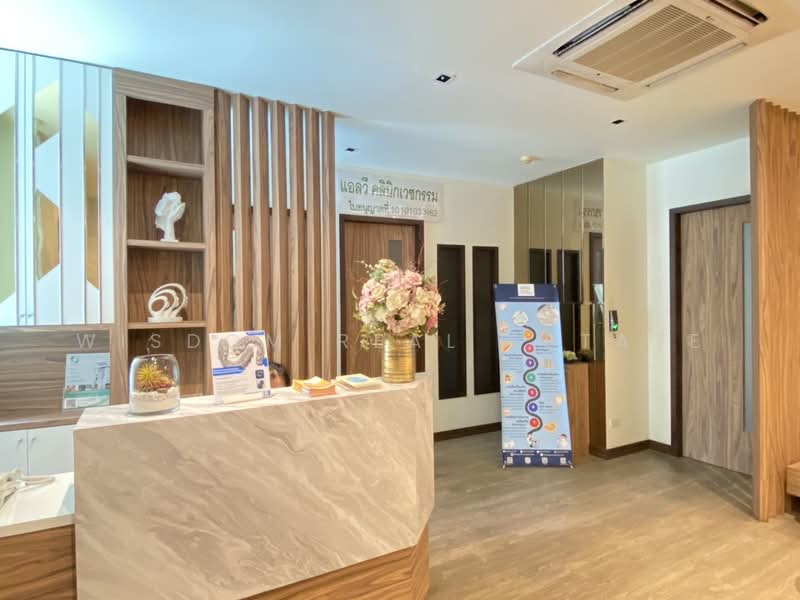 Office building for sale, suitable for a clinic or hospital, near Ratchayothin Intersection, Bangkok, Lat Yao, Chatuchak, Bangkok, , 3,000 sqm, Office Space For Sale, by Wisdom Real Estate, 500165992 - DDproperty.com