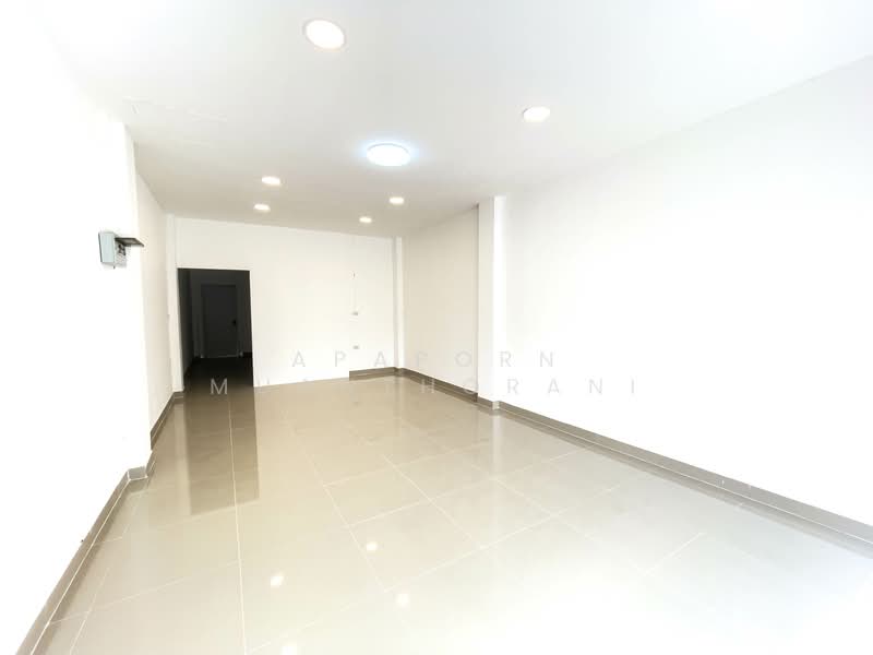 ขายอาคารพาณิชย์ 3 ชั้น หลังกลาง ไร่ขิง 26 ขายถูกที่สุดในย่านนี้ ทำโฮมออฟฟิศหรือค้าขายก็ปัง สภาพดีพ, นครปฐม, ไร่ขิง, สามพราน, นครปฐม, 144 ตร.ม., ตึกแถว-อาคารพาณิชย์ ขาย, โดย Apaporn Muanthorani, 500166002 - DDproperty.com