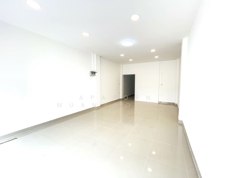 ขายอาคารพาณิชย์ 3 ชั้น หลังกลาง ไร่ขิง 26 ขายถูกที่สุดในย่านนี้ ทำโฮมออฟฟิศหรือค้าขายก็ปัง สภาพดีพ, นครปฐม, ไร่ขิง, สามพราน, นครปฐม, 144 ตร.ม., ตึกแถว-อาคารพาณิชย์ ขาย, โดย Apaporn Muanthorani, 500166002 - DDproperty.com