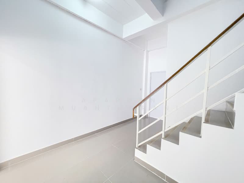 ขายอาคารพาณิชย์ 3 ชั้น หลังกลาง ไร่ขิง 26 ขายถูกที่สุดในย่านนี้ ทำโฮมออฟฟิศหรือค้าขายก็ปัง สภาพดีพ, นครปฐม, ไร่ขิง, สามพราน, นครปฐม, 144 ตร.ม., ตึกแถว-อาคารพาณิชย์ ขาย, โดย Apaporn Muanthorani, 500166002 - DDproperty.com