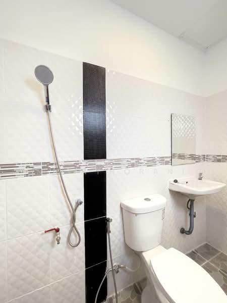 ขายอาคารพาณิชย์ 3 ชั้น หลังกลาง ไร่ขิง 26 ขายถูกที่สุดในย่านนี้ ทำโฮมออฟฟิศหรือค้าขายก็ปัง สภาพดีพ, Nakhon Pathom, Rai Khing, Sam Phran, Nakhon Pathom, , 144 sqm, Shophouse For Sale, by Apaporn Muanthorani, 500166002 - DDproperty.com