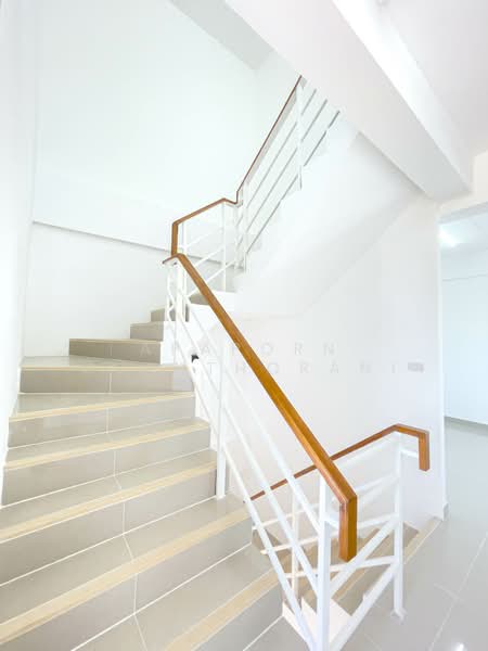 ขายอาคารพาณิชย์ 3 ชั้น หลังกลาง ไร่ขิง 26 ขายถูกที่สุดในย่านนี้ ทำโฮมออฟฟิศหรือค้าขายก็ปัง สภาพดีพ, นครปฐม, ไร่ขิง, สามพราน, นครปฐม, 144 ตร.ม., ตึกแถว-อาคารพาณิชย์ ขาย, โดย Apaporn Muanthorani, 500166002 - DDproperty.com