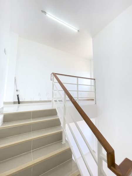 ขายอาคารพาณิชย์ 3 ชั้น หลังกลาง ไร่ขิง 26 ขายถูกที่สุดในย่านนี้ ทำโฮมออฟฟิศหรือค้าขายก็ปัง สภาพดีพ, นครปฐม, ไร่ขิง, สามพราน, นครปฐม, 144 ตร.ม., ตึกแถว-อาคารพาณิชย์ ขาย, โดย Apaporn Muanthorani, 500166002 - DDproperty.com