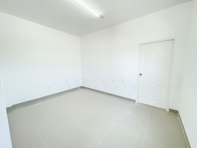 ขายอาคารพาณิชย์ 3 ชั้น หลังกลาง ไร่ขิง 26 ขายถูกที่สุดในย่านนี้ ทำโฮมออฟฟิศหรือค้าขายก็ปัง สภาพดีพ, Nakhon Pathom, Rai Khing, Sam Phran, Nakhon Pathom, , 144 sqm, Shophouse For Sale, by Apaporn Muanthorani, 500166002 - DDproperty.com