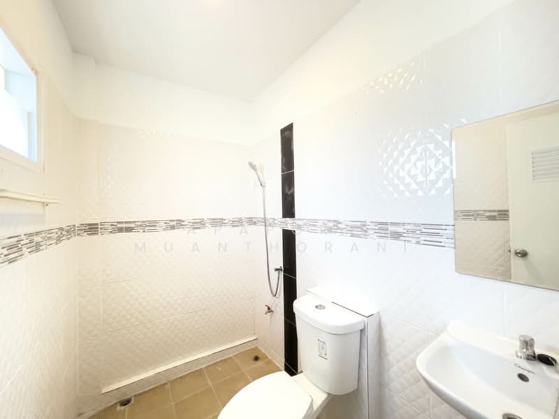 ขายอาคารพาณิชย์ 3 ชั้น หลังกลาง ไร่ขิง 26 ขายถูกที่สุดในย่านนี้ ทำโฮมออฟฟิศหรือค้าขายก็ปัง สภาพดีพ, Nakhon Pathom, Rai Khing, Sam Phran, Nakhon Pathom, , 144 sqm, Shophouse For Sale, by Apaporn Muanthorani, 500166002 - DDproperty.com