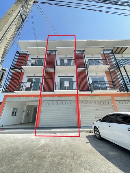 🏢✨ ขายตึกพาณิชย์ 3 ชั้น ซอย ไร่ขิง 26 หลังกลางรีโนเวทใหม่ทั้งหลังราคาเพียง 1.99 ลบ ถูกสุดๆ ✨💞, Nakhon Pathom, Rai Khing, Sam Phran, Nakhon Pathom, , 144 sqm, Shophouse For Sale, by Apaporn Muanthorani, 500166002 - DDproperty.com