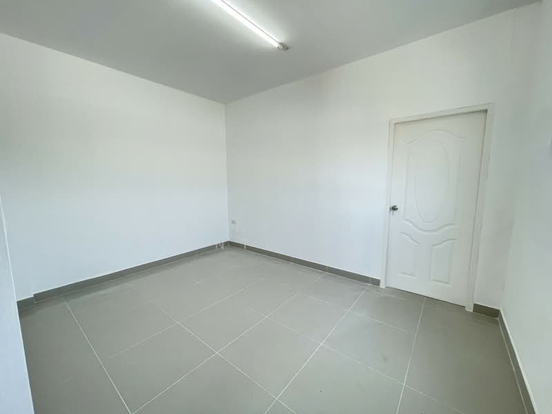 🏢✨ ขายตึกพาณิชย์ 3 ชั้น ซอย ไร่ขิง 26 หลังกลางรีโนเวทใหม่ทั้งหลังราคาเพียง 1.99 ลบ ถูกสุดๆ ✨💞, Nakhon Pathom, Rai Khing, Sam Phran, Nakhon Pathom, , 144 sqm, Shophouse For Sale, by Apaporn Muanthorani, 500166002 - DDproperty.com