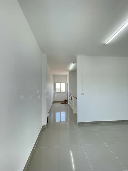 🏢✨ ขายตึกพาณิชย์ 3 ชั้น ซอย ไร่ขิง 26 หลังกลางรีโนเวทใหม่ทั้งหลังราคาเพียง 1.99 ลบ ถูกสุดๆ ✨💞, Nakhon Pathom, Rai Khing, Sam Phran, Nakhon Pathom, , 144 sqm, Shophouse For Sale, by Apaporn Muanthorani, 500166002 - DDproperty.com