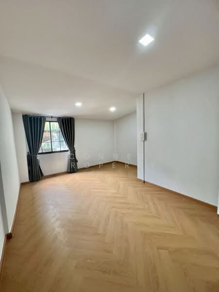 Baan Pricha 11, Bangkok, Min Buri, Min Buri, Bangkok, 2 Bedrooms, 110 sqm, Townhouse For Sale, by Connex Property, 500166005 - DDproperty.com