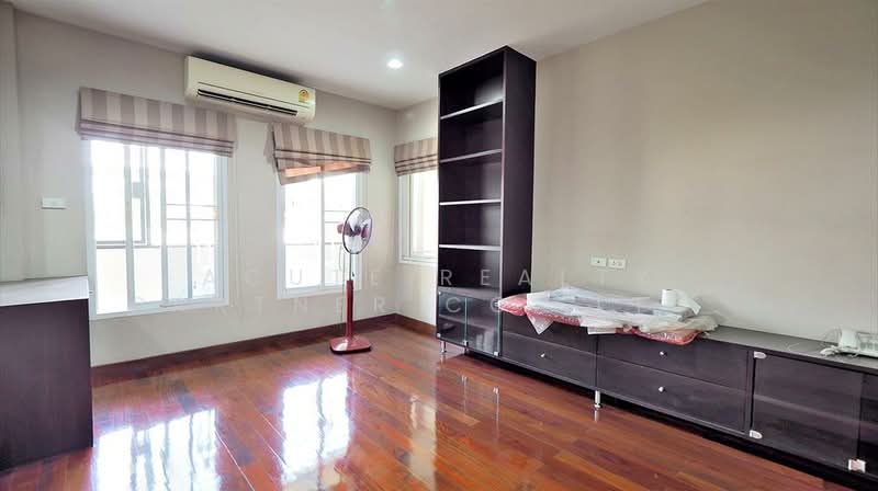 Baan Klang Krung Grande Vienna Rama 3, Bangkok, Rama 3 Road, Bang Pong Pang, Yan Nawa, Bangkok, 3 Bedrooms, 340 sqm, Townhouse For Sale, by Acute Realty Partner Co.,Ltd., 500166009 - DDproperty.com