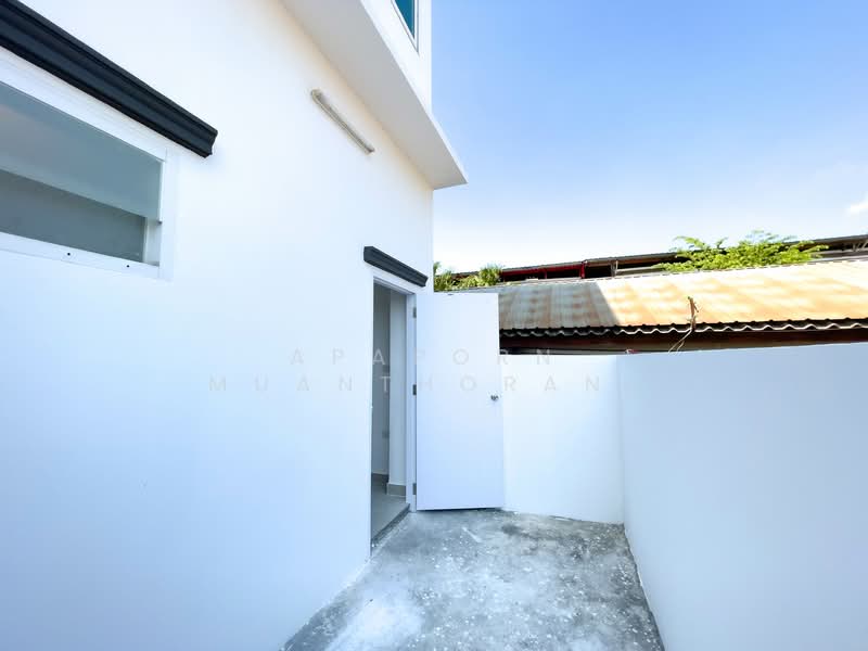 🏢💖 ขายตึกพาณิชย์ หลังมุม ติดถนนใหญ่ ไร่ขิง สามพราน เพียง 2.19 ลบ ราคานี้ราคาเดียวเท่านั้นคุ้มสุดๆ, Nakhon Pathom, Rai Khing, Sam Phran, Nakhon Pathom, , 144 sqm, Shophouse For Sale, by Apaporn Muanthorani, 500166022 - DDproperty.com