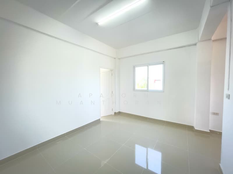 ขายอาคารพาณิชย์ 3 ชั้น หลังมุม ซอยไร่ขิง 26 ขายถูกที่สุดในย่านนี้ ทำโฮมออฟฟิศหรือค้าขายก็ปัง, Nakhon Pathom, Rai Khing, Sam Phran, Nakhon Pathom, , 144 sqm, Shophouse For Sale, by Apaporn Muanthorani, 500166022 - DDproperty.com