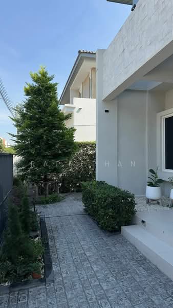 Mantana 2 Motorway - New Krungthepkreetha, Bangkok, Manthana 2 Motorway-New Krungthep Kreetha Intersection, Phatthanakan Road 4, Khlong Song Ton Nun, Lat Krabang, Bangkok, 3 Bedrooms, 151 sqm, Single Detached House For Sale, by Rapeephan, 500166084 - DDproperty.com