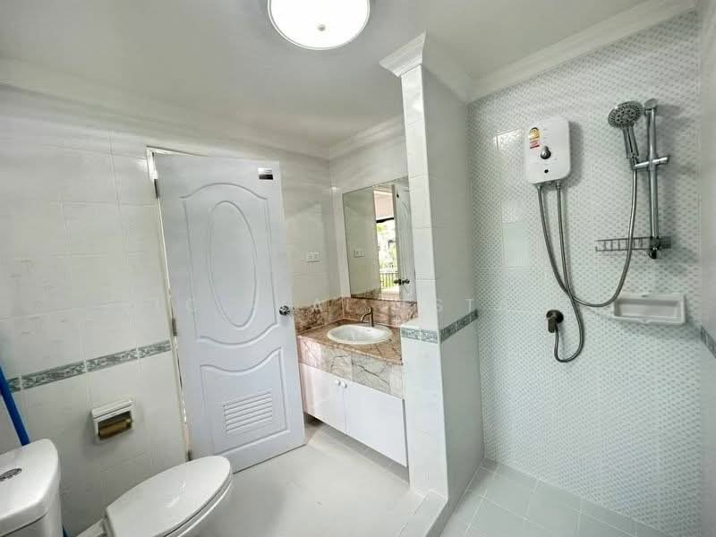 4 Bedroom House for Sale in Na Jomtien Pattaya, Chon Buri (Pattaya), Bang Lamung, Bang Lamung (Pattaya), Chon Buri (Pattaya), 4 Bedrooms, 320 sqm, Single Detached House For Sale, by PLC Real Estate, 500166283 - DDproperty.com