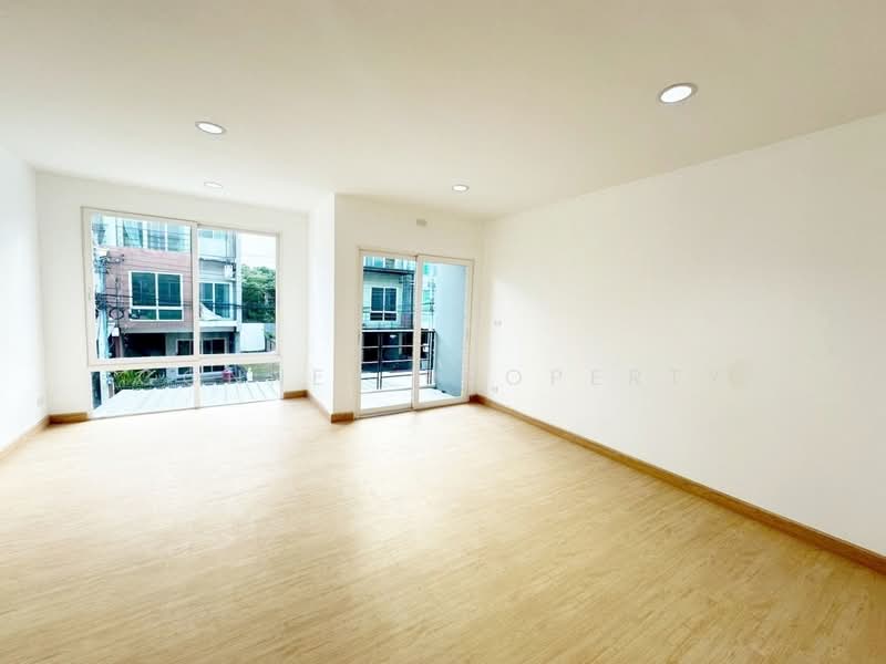 Greenwich Ramintra, Bangkok, 988 Ram Inthra Road, Ram Inthra, Khan Na Yao, Bangkok, 4 Bedrooms, 21 sqm, Townhouse For Sale, by Connex Property, 500166306 - DDproperty.com