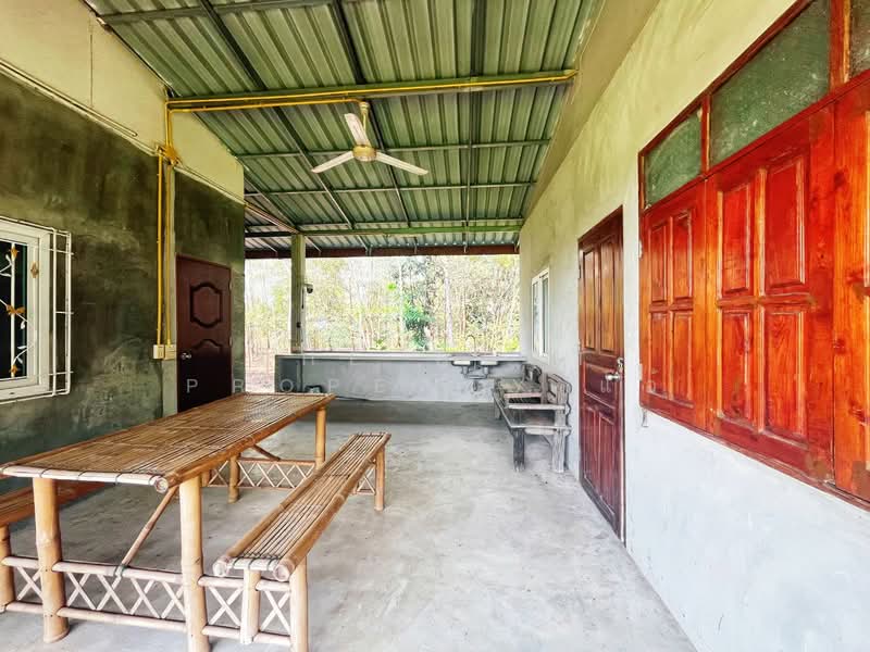 For Sale - บ้านเดี่ยวพร้อมที่ดินหนองฉาง อุทัยธานี, Uthai Thani