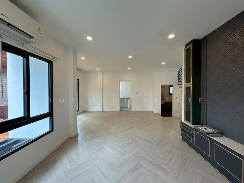 Centro Chaiyaphruek-Chaengwattana 2, Nonthaburi, 45/1 Moo 2, Khlong Khoi, Pak Kret, Nonthaburi, 4 Bedrooms, 200 sqm, Single Detached House For Sale, by HOME Real Estate Service, 500166329 - DDproperty.com