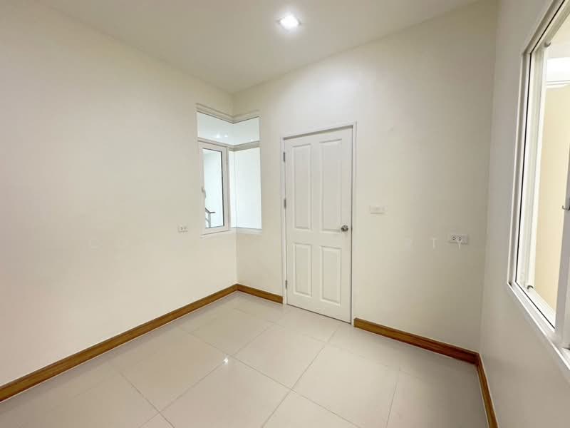 Golden Town Chalermprakiat - Suanluang, Bangkok, Soi Chaloem Phrakiat Rama 9 Soi 30 Yaek 14, Kanchanaphisek Road, Dok Mai, Prawet, Bangkok, 3 Bedrooms, 21 sqm, Townhouse For Sale, by Connex Property, 500166346 - DDproperty.com