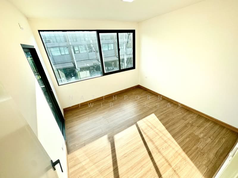 Baan Klang Muang Sukhumvit-Onnut : บ้านกลางเมือง สุขุมวิท อ่อนนุช, กรุงเทพ, Soi On Nut 70/1, ประเวศ, ประเวศ, กรุงเทพ, 135 ตร.ม., ทาวน์เฮ้าส์ ขาย, โดย Natthporn Siriwiboonsak, 500166376 - DDproperty.com