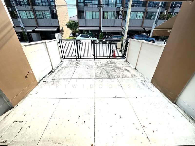 Baan Klang Muang Sukhumvit-Onnut, Bangkok, Soi On Nut 70/1, Prawet, Prawet, Bangkok, 3 Bedrooms, 135 sqm, Townhouse For Sale, by Natthporn Siriwiboonsak, 500166376 - DDproperty.com