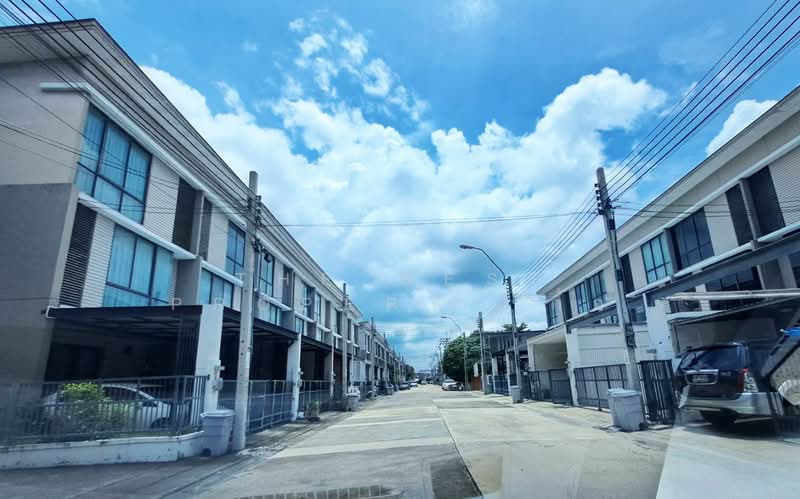 Patio Ramkhamhaeng-Wongwaen : พาทิโอ รามคำแหง-วงแหวน, กรุงเทพ, ซอยเคหะร่มเกล้า 64, คลองสองต้นนุ่น, ลาดกระบัง, กรุงเทพ, 120 ตร.ม., ทาวน์เฮ้าส์ ขาย, โดย The Best Property ก้อ, 500166385 - DDproperty.com