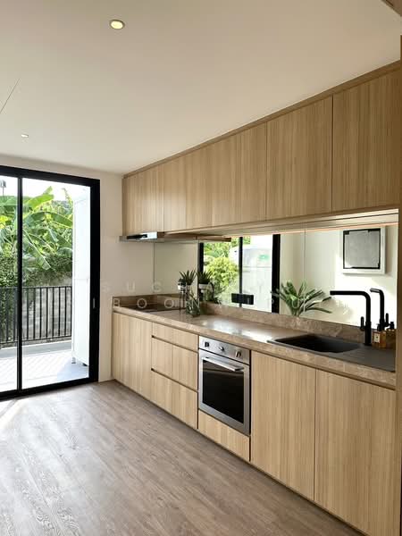 New Townhouse For Rent Modern Style at Predi 14 and Pets Friendly, Bangkok, Predi 14, Khlong Tan Nua, Watthana, Bangkok, 3 Bedrooms, 250 sqm, Townhouse For Rent, by Suchanya Piboonwiput, 500166395 - DDproperty.com