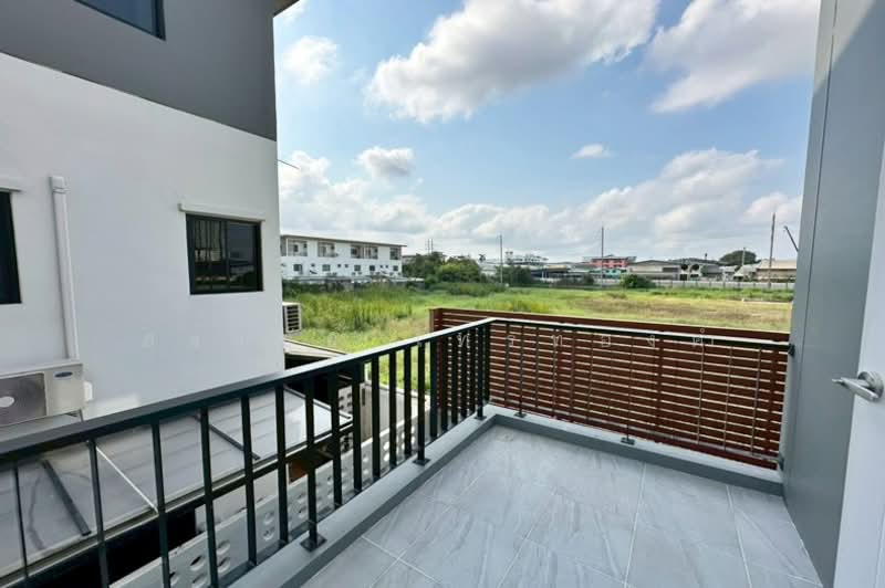 THE TRIPLE Sukhumvit 113, Samut Prakan, 1188 Sukhumvit 113, Samrong Nua, Muang Samut Prakarn, Samut Prakan, 3 Bedrooms, 240 sqm, Townhouse For Sale, by สง่าชัย ไทรทองคำ, 500166408 - DDproperty.com