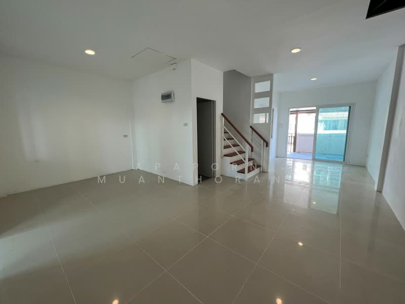 ✨ บ้านสวยกำลังทำใหม่ แกรนกิตติยา พุทธมณฑลสาย 4 ทำเลดี คลองโยง-ศาลายา ราคาดีมาก เติมเต็มชีวิตครอบครัว, Nakhon Pathom, Khlong Yong, Phuttha Mon Thon, Nakhon Pathom, 3 Bedrooms, 109 sqm, Townhouse For Sale, by Apaporn Muanthorani, 500166423 - DDproperty.com