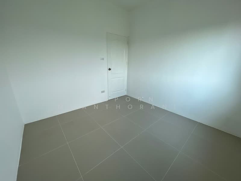 ขายทาวน์โฮม 2 ชั้น หมู่บ้านแกรนด์ แกรนด์ กิตติยา คลองโยง ราคาถูกที่สุดในโครงการ, Nakhon Pathom, Khlong Yong, Phuttha Mon Thon, Nakhon Pathom, 3 Bedrooms, 109 sqm, Townhouse For Sale, by Apaporn Muanthorani, 500166423 - DDproperty.com