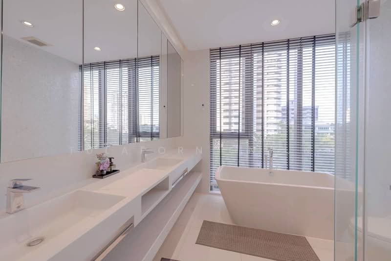 Vittorio 39, Bangkok, 8 Sukhumvit, Khlong Tan Nua, Watthana, Bangkok, 2 Bedrooms, 128 sqm, Condo For Rent, by Tulaporn Onjun, 500166446 - DDproperty.com