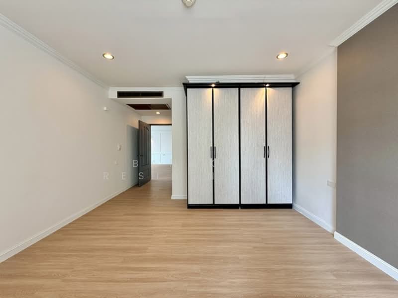 Las Colinas, Bangkok, Sukhumvit 21 Road, Khlongtoei Nua, Watthana, Bangkok, 3 Bedrooms, 240 sqm, Condo For Sale, by Bangkok Residential, 500166470 - DDproperty.com