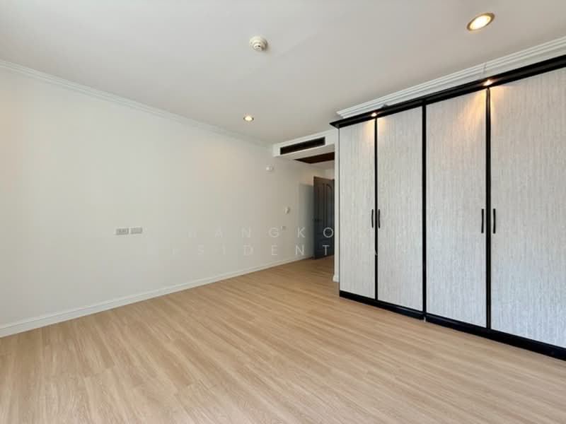 Las Colinas, Bangkok, Sukhumvit 21 Road, Khlongtoei Nua, Watthana, Bangkok, 3 Bedrooms, 240 sqm, Condo For Sale, by Bangkok Residential, 500166470 - DDproperty.com