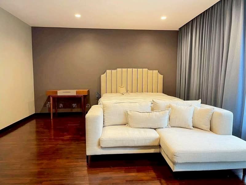 Baan Klang Krung Thonglor, Bangkok, 55 Soi Sukhumvit 55, Khlong Tan Nua, Watthana, Bangkok, 4 Bedrooms, 370 sqm, Townhouse For Sale, by กัลฑภรณ์ สุขเย็น, 500166472 - DDproperty.com