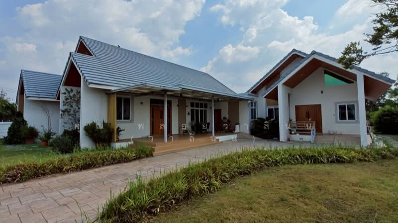 For Sale - บ้านเดี่ยว 2 หลัง พร้อมที่ดิน 1 ไร่ 55.4 ตารางวา เกาะโพธิ์, Nakhon Nayok