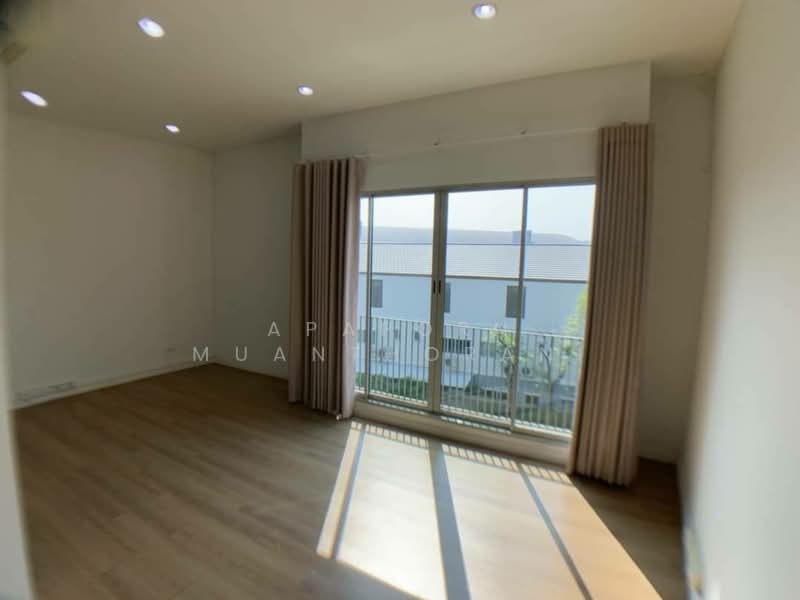 ขายทาวน์โฮม 3 ชั้นครึ่ง กำลังรีโนเวท ม.พาทิโอ แจ้งวัฒนะ-เมืองทอง ราคาเพียง 3.99 ลบ. ราคานี้เท่านั้น, Nonthaburi, Pak Kret, Pak Kret, Nonthaburi, 3 Bedrooms, 154 sqm, Townhouse For Sale, by Apaporn Muanthorani, 500166501 - DDproperty.com