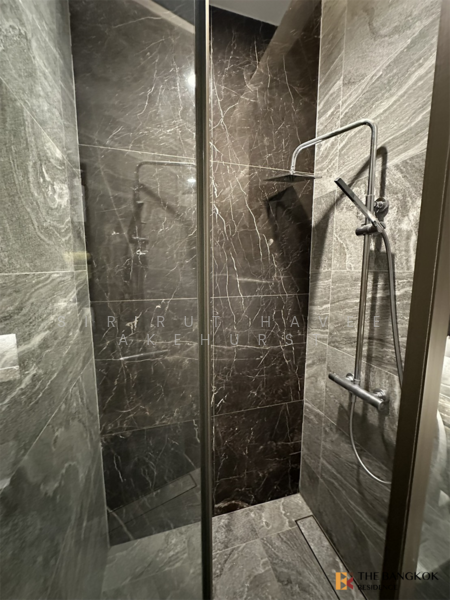 The Esse Sukhumvit 36 : ดิ เอส สุขุมวิท 36, กรุงเทพ, ซอยสุขุมวิท 36 ถนนสุขุมวิท, พระโขนง, คลองเตย, กรุงเทพ, 43 ตร.ม., คอนโด ขาย, โดย Sirirut Havee Akehurst, 500166537 - DDproperty.com