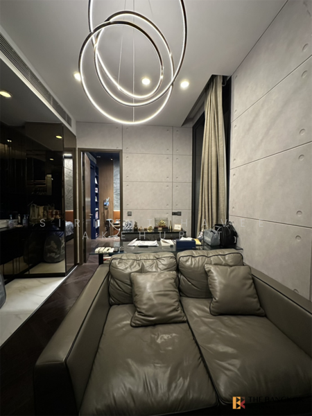 The Esse Sukhumvit 36, Bangkok, Soi Sukhumvit 36, Sukhumvit Road, Phra Kanong, Khlong Toei, Bangkok, 1 Bedroom, 43 sqm, Condo For Sale, by Sirirut Havee Akehurst, 500166537 - DDproperty.com