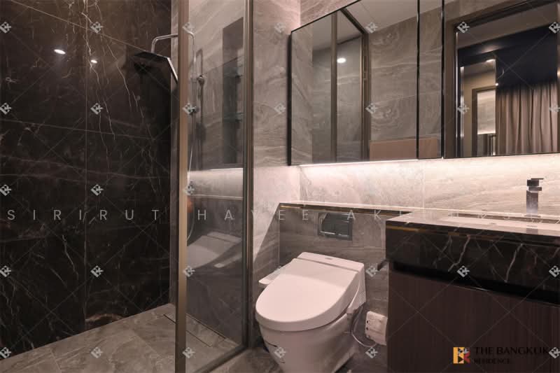 The Esse Sukhumvit 36, Bangkok, Soi Sukhumvit 36, Sukhumvit Road, Phra Kanong, Khlong Toei, Bangkok, 1 Bedroom, 43 sqm, Condo For Sale, by Sirirut Havee Akehurst, 500166537 - DDproperty.com