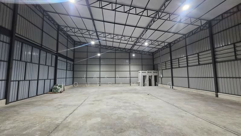 ให้เช่าโกดัง สุขาภิบาล 5 วัชรพล รามอินทรา บางเขน กรุงเทพ พท.300 ตรม., Bangkok, Tha Rang, Bang Khen, Bangkok, , 300 sqm, Warehouse/Factory For Rent, by Jakarin Houpramong, 500166547 - DDproperty.com