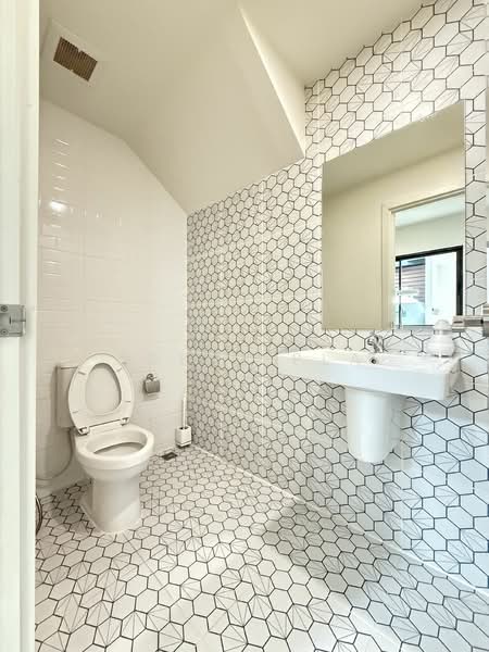 Altitude Kraf Bangna, Samut Prakan, 159 Moo 12, Liap Klong Luang Phaeng Road, Bang Kaeo, Bang Plee, Samut Prakan, 3 Bedrooms, 132 sqm, Townhouse For Rent, by Agent Pla, 500166624 - DDproperty.com