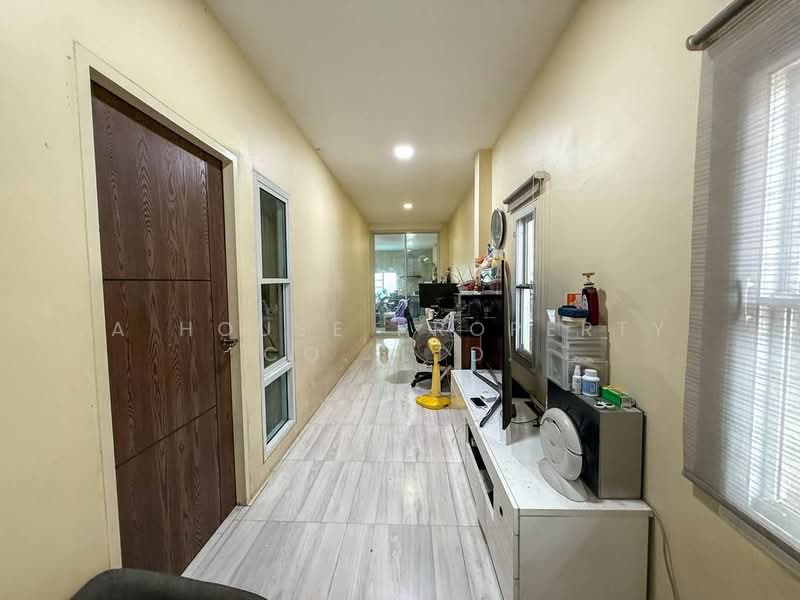 ขายโฮมออฟฟิศ ซอยวังหิน - ค่ายลูกเสือ ศรีราชา, ชลบุรี, สุรศักดิ์, ศรีราชา, ชลบุรี, 434 ตร.ม., สำนักงาน ขาย, โดย A House Property Co.,Ltd., 500166634 - DDproperty.com