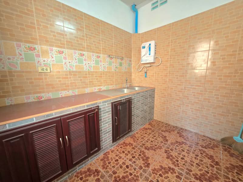 อีสแลนด์แอนด์เฮ้าส์ ชลบุรี (East Land & House), Chon Buri (Pattaya), Don Hualo, Muang Chon Buri, Chon Buri (Pattaya), 2 Bedrooms, 100 sqm, Townhouse For Sale, by The Best Property วา, 500166639 - DDproperty.com