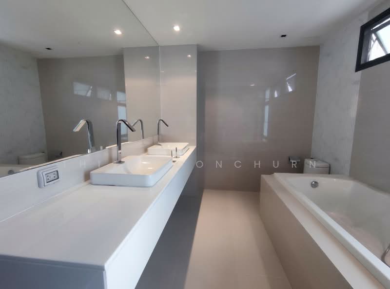 The Park Lane 22, Bangkok, 42 Soi Pridi Banomyong 45, Khlong Tan Nua, Watthana, Bangkok, 3 Bedrooms, 300 sqm, Townhouse For Rent, by Thiti Boonchurn, 500166655 - DDproperty.com