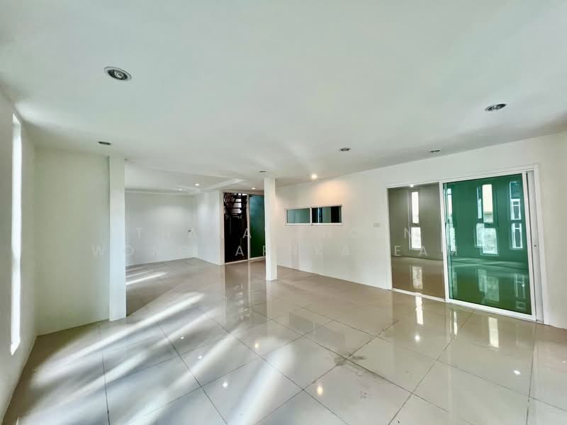 Corner Detached Home with Home Office Design | Vibhavadi 20, Bangkok, Jom Phon, Chatuchak, Bangkok, 3 Bedrooms, 241 sqm, Single Detached House For Rent, by Thananthorn Wongvarnkaseam, 500166750 - DDproperty.com