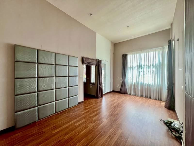 Corner Detached Home with Home Office Design | Vibhavadi 20, Bangkok, Jom Phon, Chatuchak, Bangkok, 3 Bedrooms, 241 sqm, Single Detached House For Rent, by Thananthorn Wongvarnkaseam, 500166750 - DDproperty.com