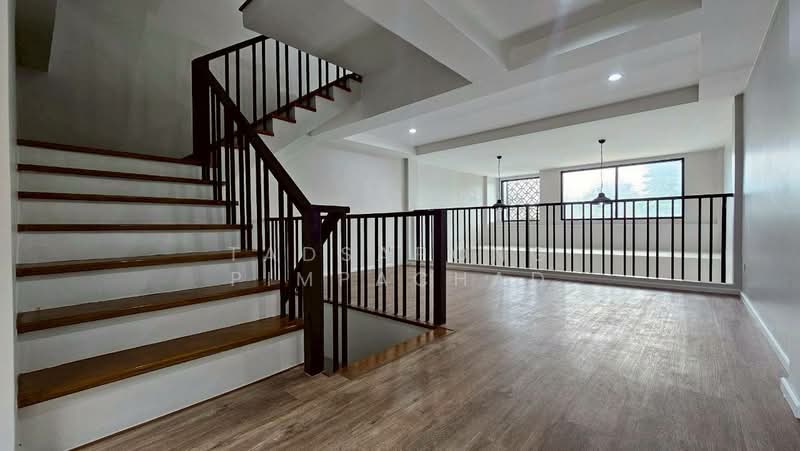 โฮมออฟฟิศ 3.5 ชั้น The Loft 69 เพชรเกษม 69, กรุงเทพ, หลักสอง, บางแค, กรุงเทพ, 180 ตร.ม., ตึกแถว-อาคารพาณิชย์ ขาย, โดย Tadsapong Pimpachad, 500166775 - DDproperty.com