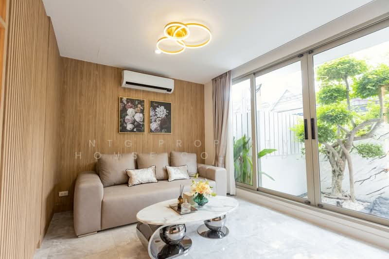 NG259 ให้เช่า พูลวิลล่าหรู และ โฮมออฟฟิศ 4 ชั้น 𝐒𝐘𝐌𝐌𝐄𝐓𝐑𝐘 เกษตร - นวมินทร์ 𝟒 ที่จอดรถ, กรุงเทพ, นวมินทร์, บึงกุ่ม, กรุงเทพ, 410 ตร.ม., บ้านเดี่ยว ให้เช่า, โดย NTG Property House Co.,Ltd., 500166808 - DDproperty.com