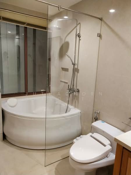 The Emporio Place, Bangkok, 93 Soi Sukhumvit 24, Sukhumvit Road, Khong Tan, Khlong Toei, Bangkok, 1 Bedroom, 45 sqm, Condo For Rent, by Juthabhorn Uppachit (Amy), 500166834 - DDproperty.com