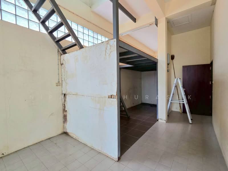 จอหอ, นครราชสีมา, จอหอ, เมืองนครราชสีมา, นครราชสีมา, 780 ตร.ม., ตึกแถว-อาคารพาณิชย์ ขาย, โดย Nipawan Thurasuk, 500166872 - DDproperty.com